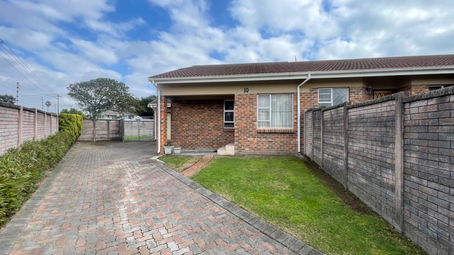 2 Bedroom Property for Sale in Cambridge Eastern Cape